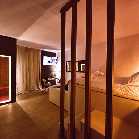 Alma Suites - Il Nido D'Amore Livorno Kültér fotó