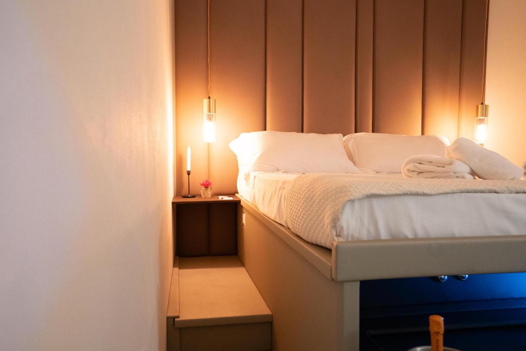Alma Suites - Il Nido D'Amore Livorno Kültér fotó