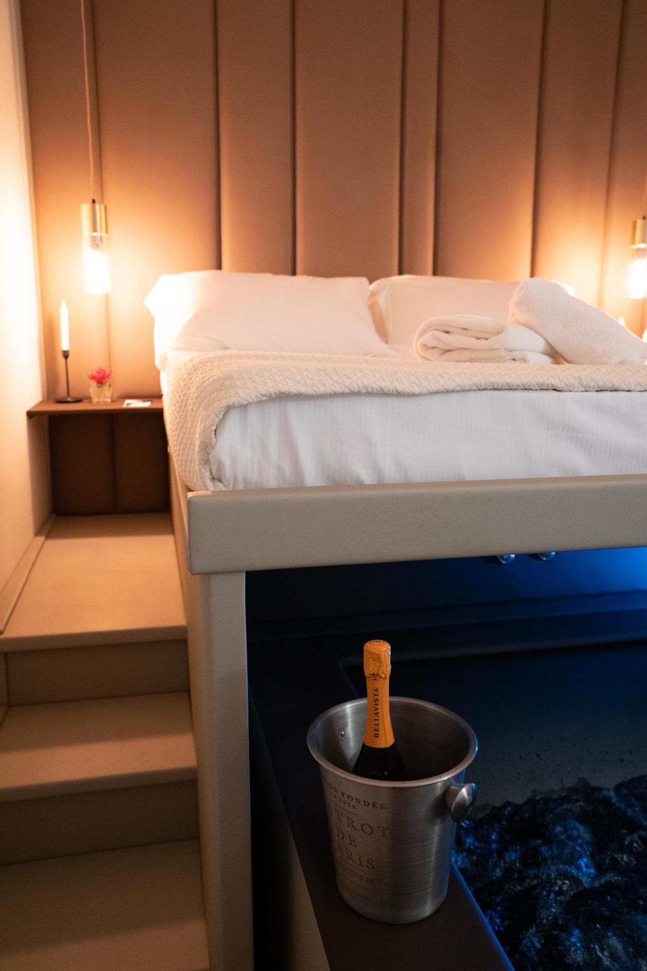 Alma Suites - Il Nido D'Amore Livorno Kültér fotó