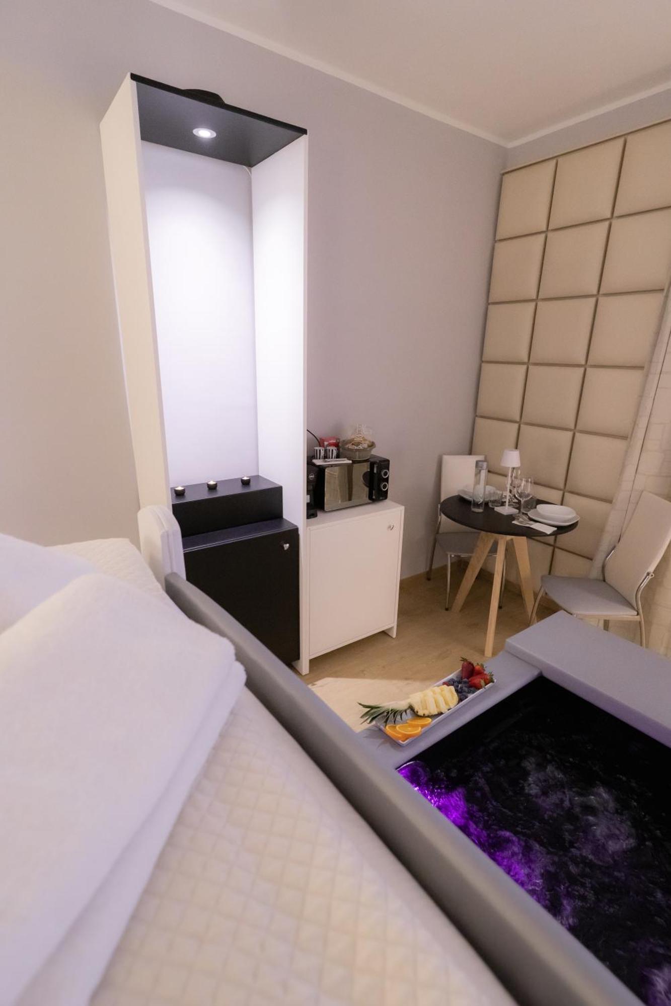 Alma Suites - Il Nido D'Amore Livorno Kültér fotó