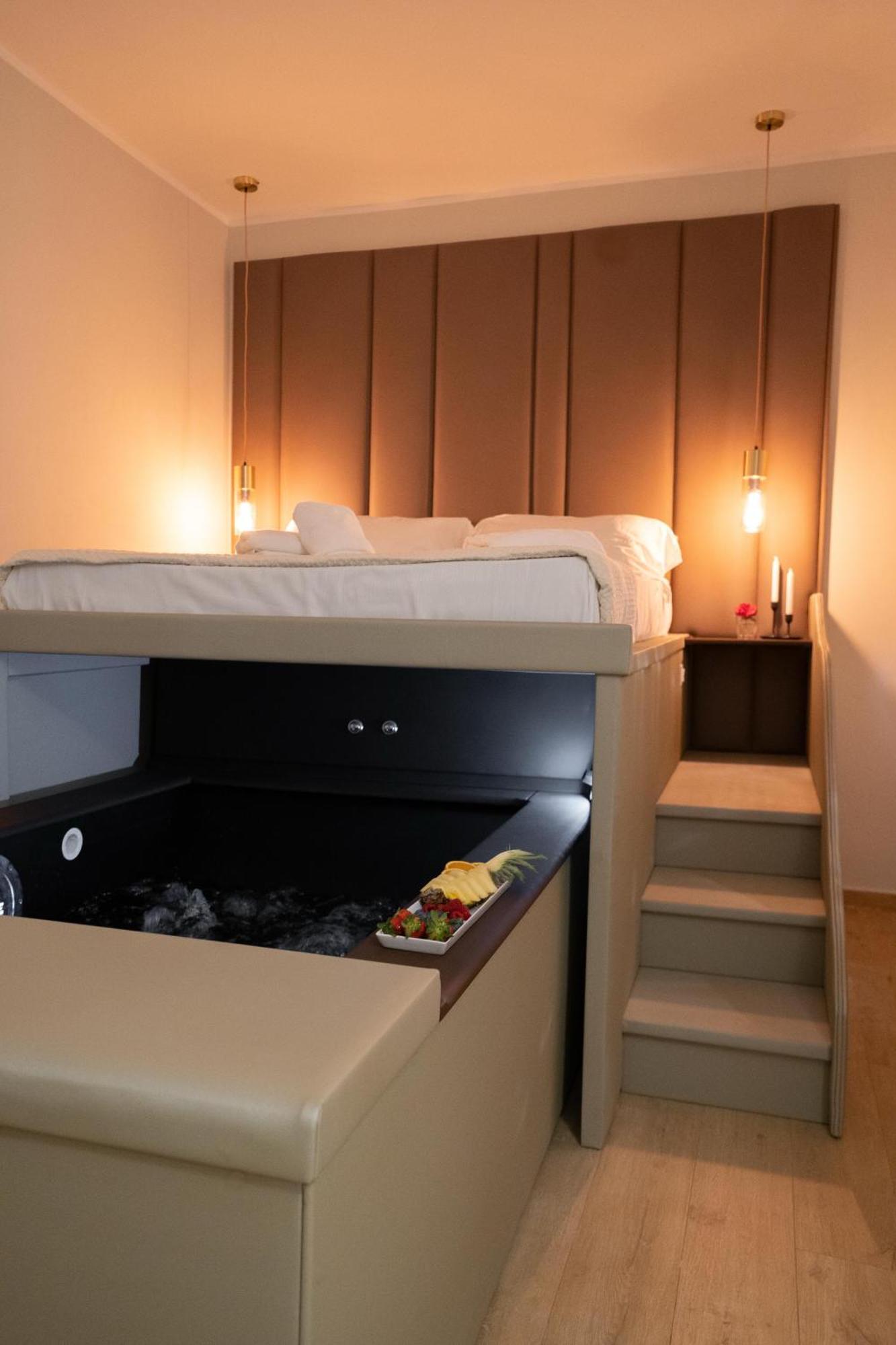 Alma Suites - Il Nido D'Amore Livorno Kültér fotó