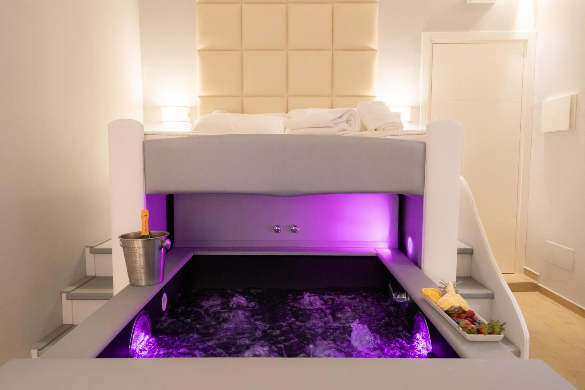 Alma Suites - Il Nido D'Amore Livorno Kültér fotó