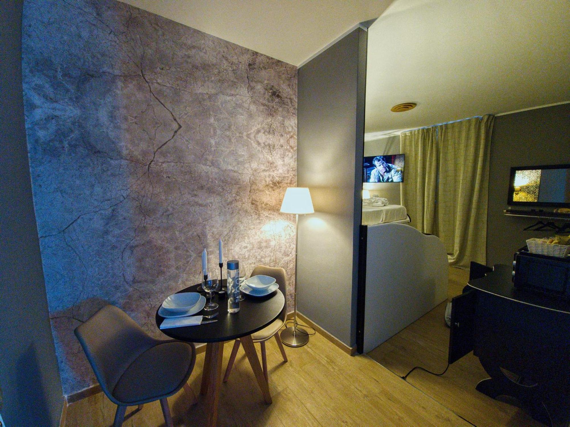 Alma Suites - Il Nido D'Amore Livorno Kültér fotó