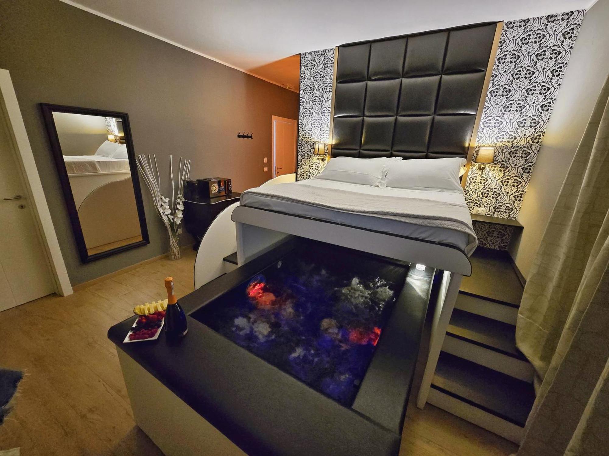 Alma Suites - Il Nido D'Amore Livorno Kültér fotó